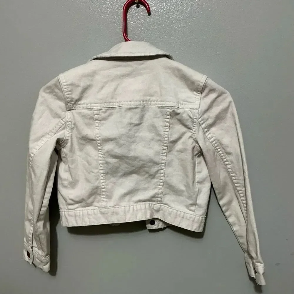 Gap kids white jean jacket. Great condition. Size M